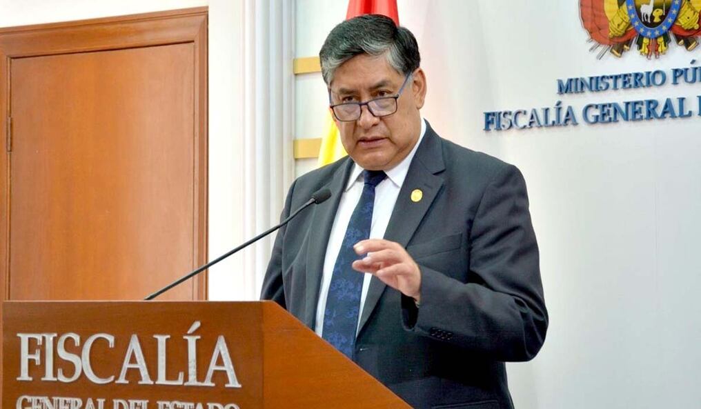 El titular de la Fiscalía boliviana, Juan Lanchipa, confirmó la una imputación formal contra los padres jesuitas de 52, 43 y 80 años. Foto: Archivo