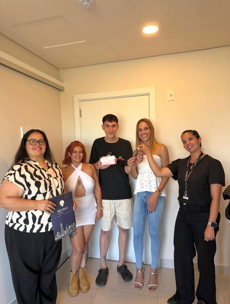 Kenny y Daniel adquirieron un departamento.