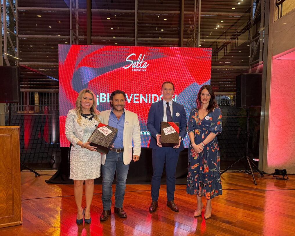 En el evento “Experiencia Salta” realizado hoy, el gobernador Gustavo Sáenz y la aerolínea Paranair destacaron la importancia de la nueva ruta aérea, la tercera internacional en la provincia, que conectará Asunción con Salta a partir del 12 de febrero de 2025. Foto: Gentileza