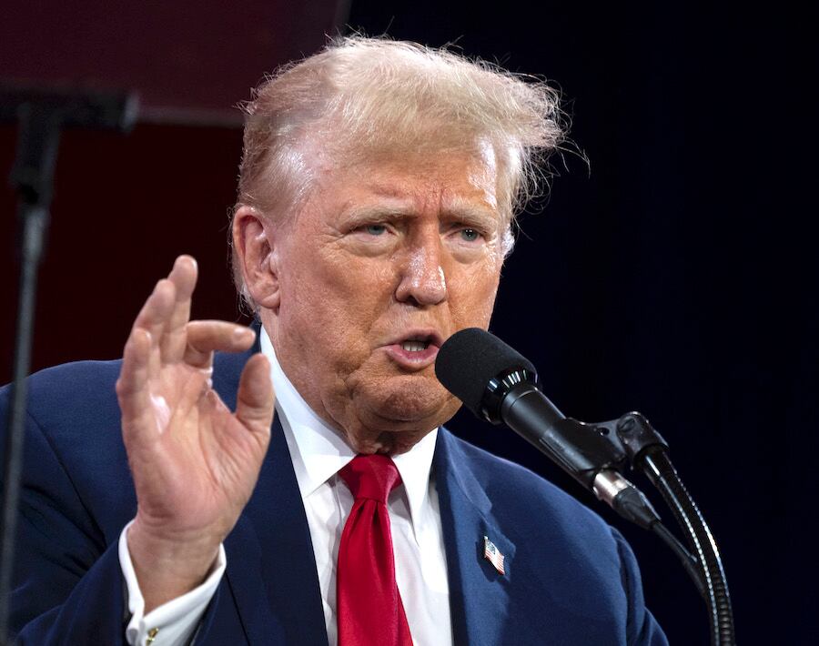 Trump dio a conocer esta fecha en un mensaje publicado en su cuenta de la red social Truth Social, donde poco antes había asegurado que el encuentro estaba programado para el jueves pero que fue aplazado al viernes a petición de “‘Bibi’ Netanyahu”. Foto: AFP