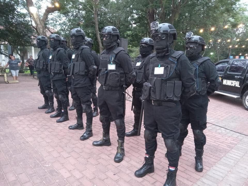 El ministro del Interior, Enrique Riera, explicó que la única institución habilitada constitucionalmente para ejercer la fuerza pública es la Policía Nacional. Foto: Gentileza