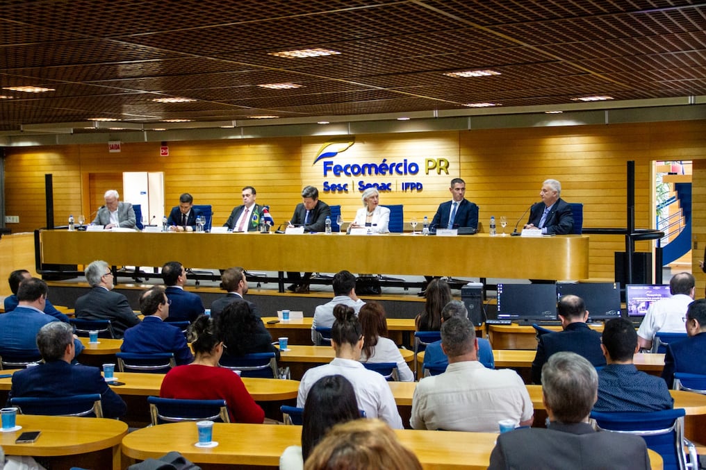 La comitiva contó con el acompañamiento del presidente de la Unión Industrial Paraguaya (UIP), Enrique Duarte y del presidente de la UIP Joven, Nicolás Riquelme. Foto: Gentileza