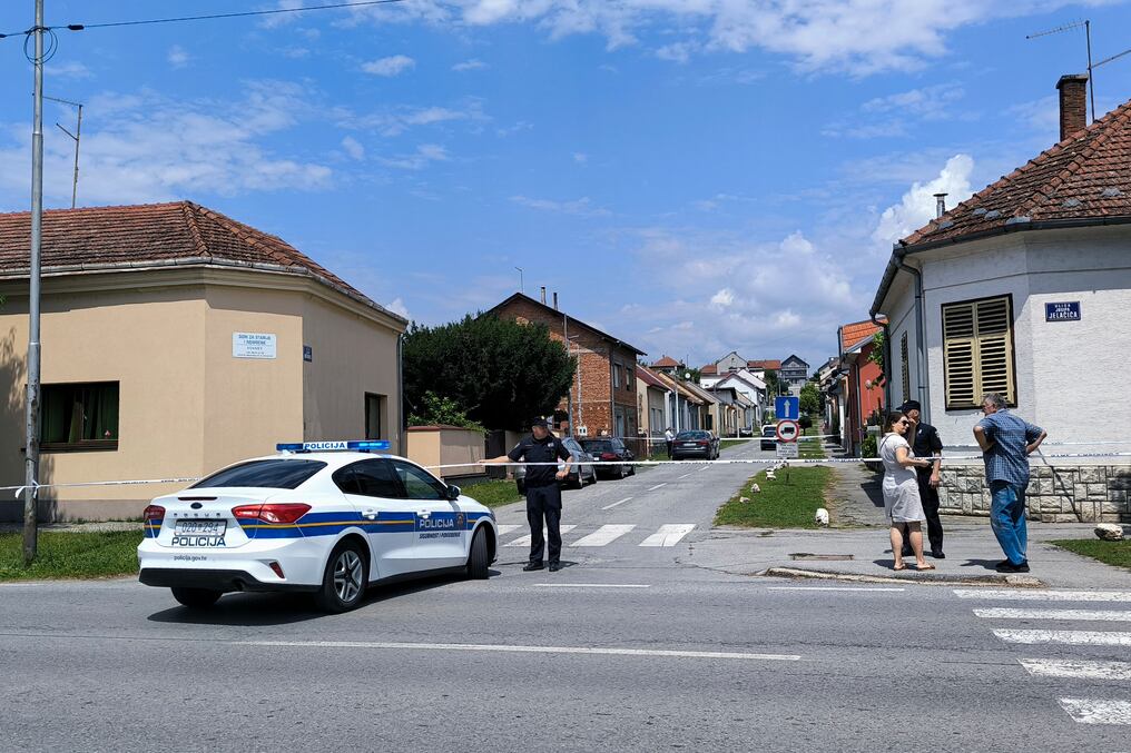 Entre los fallecidos figuran cinco ancianos y un empleado, anunció el director nacional de la policía, Nikola Milina. Foto: AFP