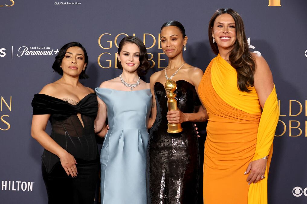Actrices de “Emilia Pérez” en Globos de Oro 2025 Adriana Paz, Selena Gómez, Zoe Saldaña, Karla Sofía Gascón. Foto: Amy Sussman/AFP