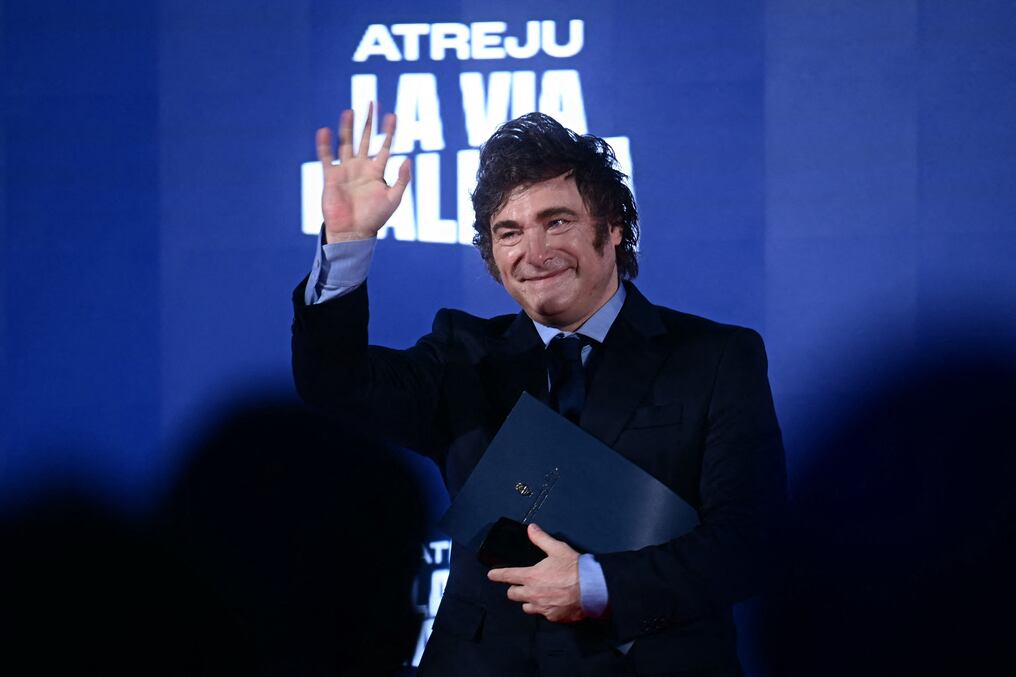 El presidente argentino acudió a la reunión de Atreju, organizada por los jóvenes del partido Hermanos de Italia. Foto: Filippo Monteforte/AFP