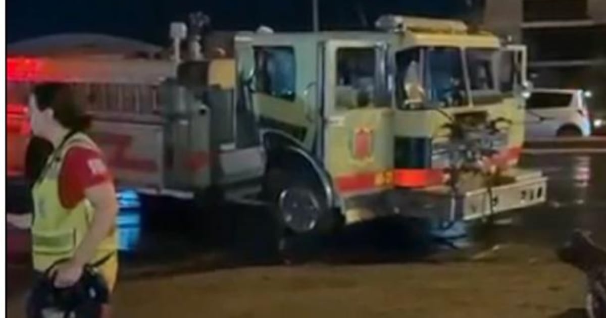 La Nación / Roque Alonso: camión de bomberos quedó fuera de combate camino a un rescate