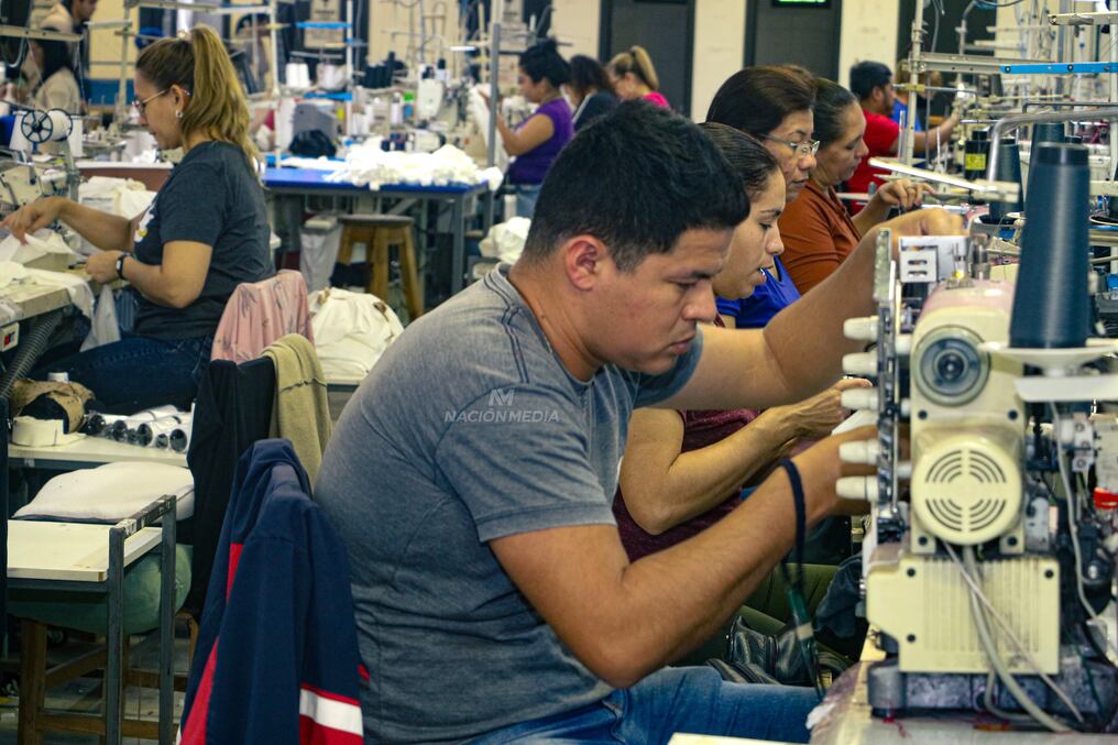 La titular de la cartera laboral salió a aclarar que en ningún momento se puso en discusión la eliminación del salario mínimo. Foto: Eduardo Velázquez
