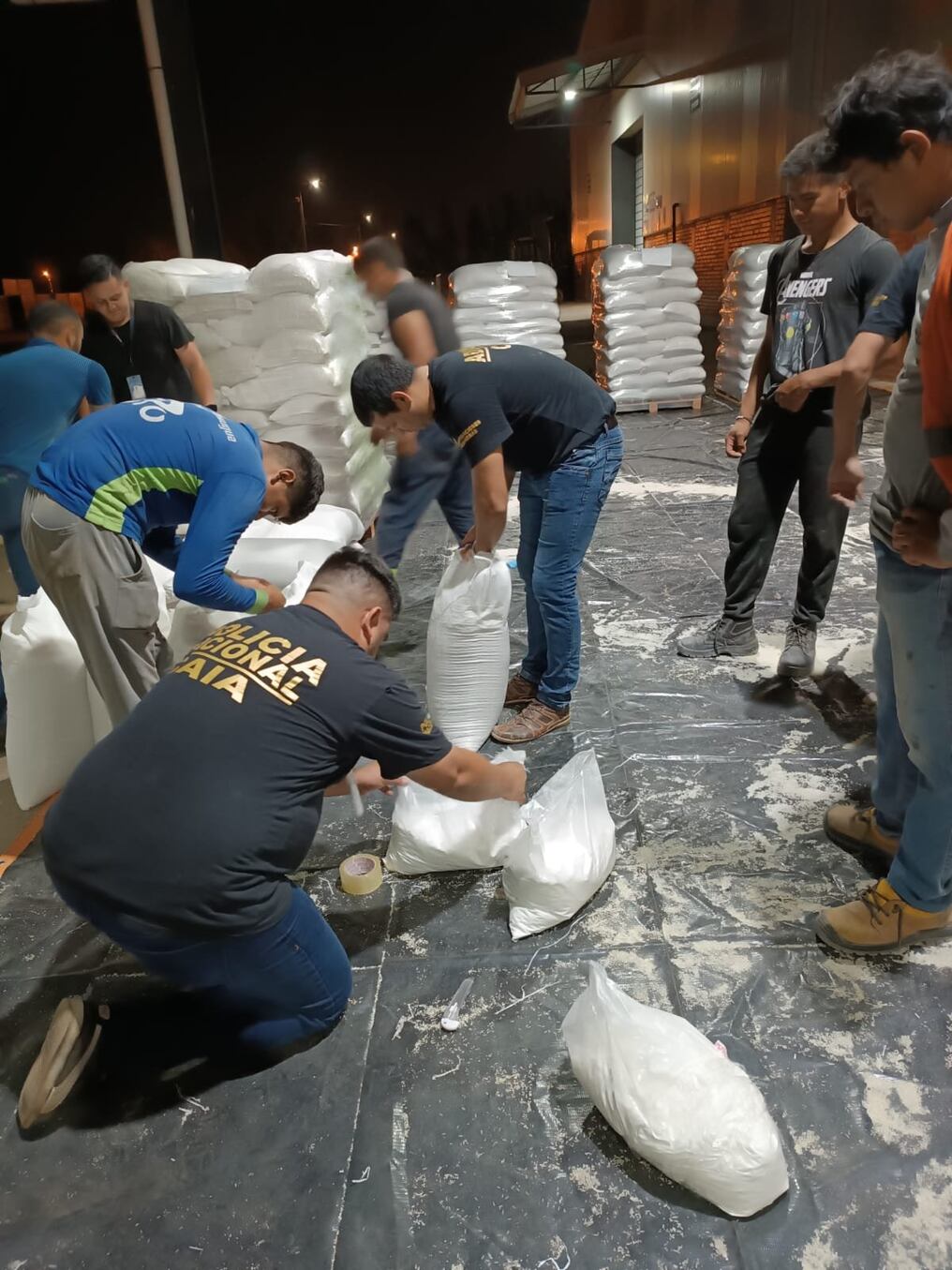 Se estima que el peso total de la carga de arroz presuntamente contaminado con droga sería de unas tres a cuatro toneladas. Foto: Gentileza