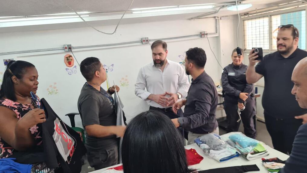 El ministro de Justicia, Rodrigo Nicora, visitó un centro penitenciario femenino en Belo Horizonte con la intención de replicar la metodología de abordaje de reinserción que implementa el establecimiento. Foto: Gentileza