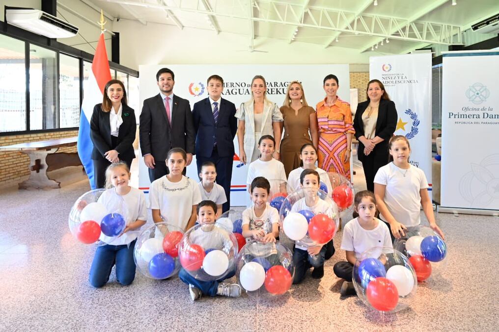 La primera dama Leticia Ocampos remarcó que reactivar la Red Nacional de Secretarías Departamentales se reafirma el compromiso de seguir velando por el cumplimiento de las políticas públicas que protejan a los niños y adolescentes del país. Foto: Gentileza