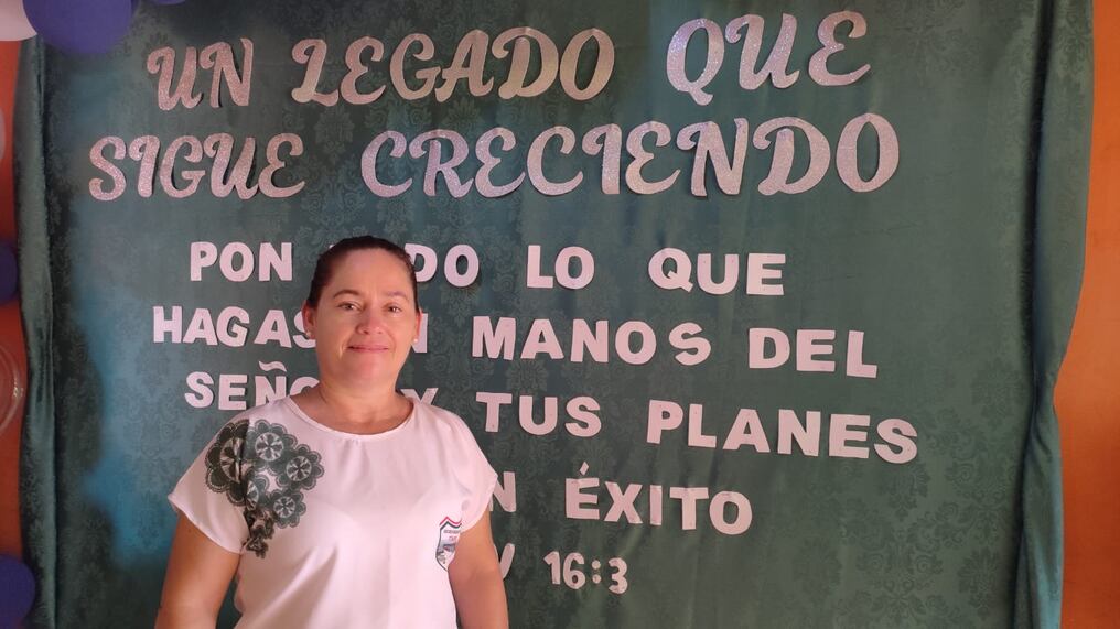 Alba Luz González, docente oriunda de Saltos de Guairá, exige a través de su abogado que las autoridades tomen cartas en el asunto. Foto: Gentileza