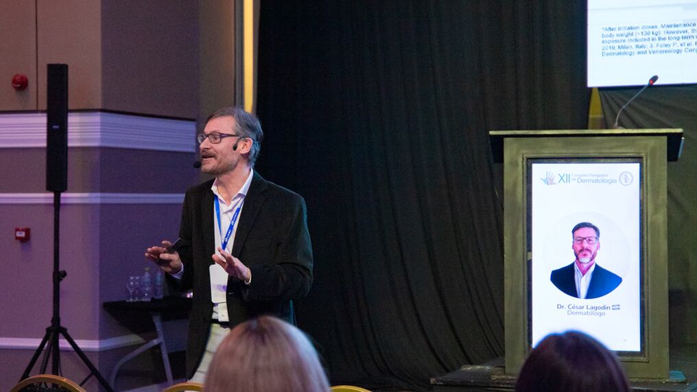 El doctor César Lagodin, especialista en psoriasis en el marco del XII Congreso Paraguayo de Dermatología. Foto: Gentileza