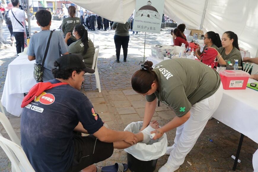 Los trabajadores de salud asistirán de manera constante a los peregrinos que presenten algún tipo de descompensación o lesión a causa de la caminata. Foto: Archivo