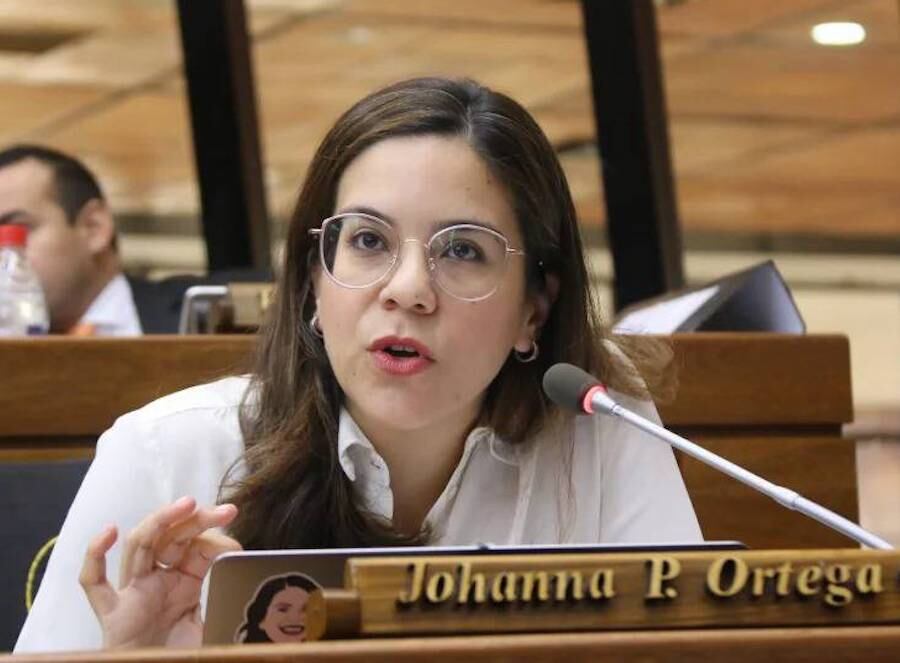La diputada Johanna Ortega instó a los demás referentes de la oposición a construir un proceso de unidad responsable y no centrarse solo en las fotos. Foto: Gentileza