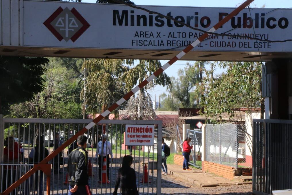 Fiscalía de Ciudad del Este. La agente Denice Duarte investiga un supuesto hecho de violencia familiar de un hombre contra su concubina y la hermana de la misma, que tendría discapacitad. Foto: Archivo