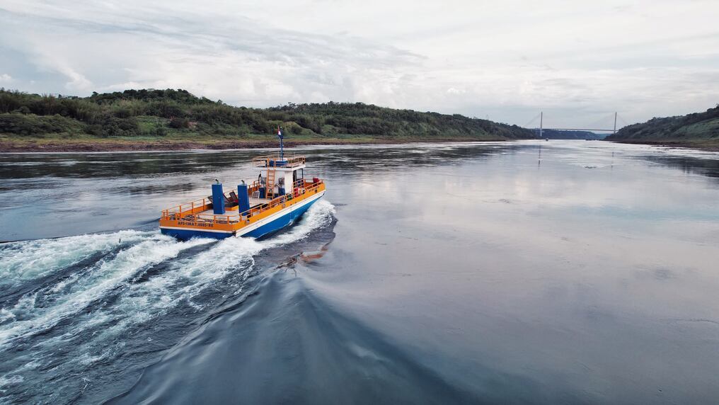 Sigue en espera la operación del cruce en balsa entre los puertos de Irala y Libertad, sobre el río Paraná. Argentina concedió las autorizaciones, pero falta la notificación oficial a la Cancillería de Paraguay. Foto: Gentileza