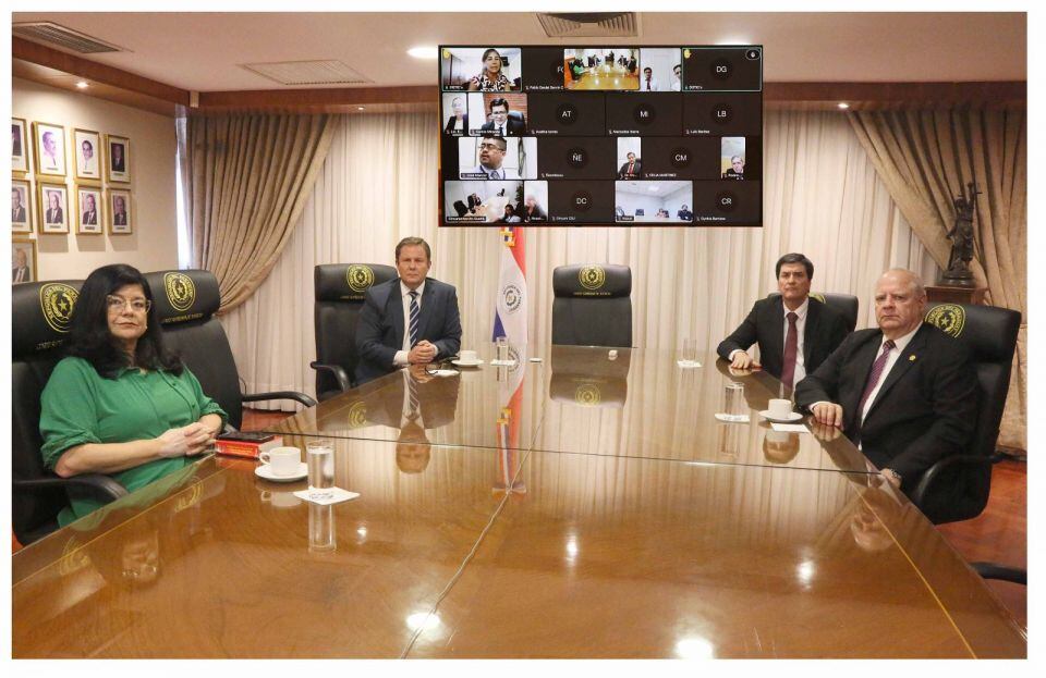 De la reunión telemática participaron desde la CSJ, los doctores Carolina Llanes, Alberto Martínez Simón, Luis María Benítez Riera, Gustavo Santander Dans y Eugenio Jiménez Rolón (virtual), Foto: Gentileza