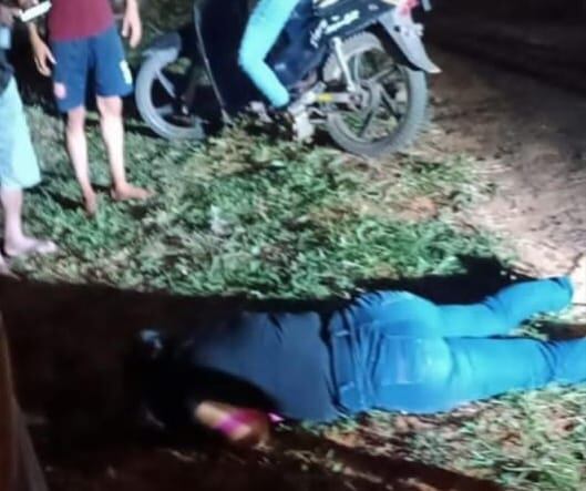 El hecho de sicariato ocurrió anoche aproximadamente a las 19:50, en la vía pública, en el barrio Virgen del Carmen. Foto: Gentileza