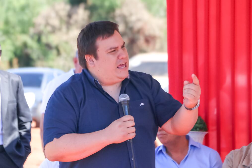 El gobernador del Guairá, César Sosa, indicó que se prevé una reunión con el presidente Santiago Peña para ver qué medidas tomar con relación a la fallida obra. Foto: Gentileza 