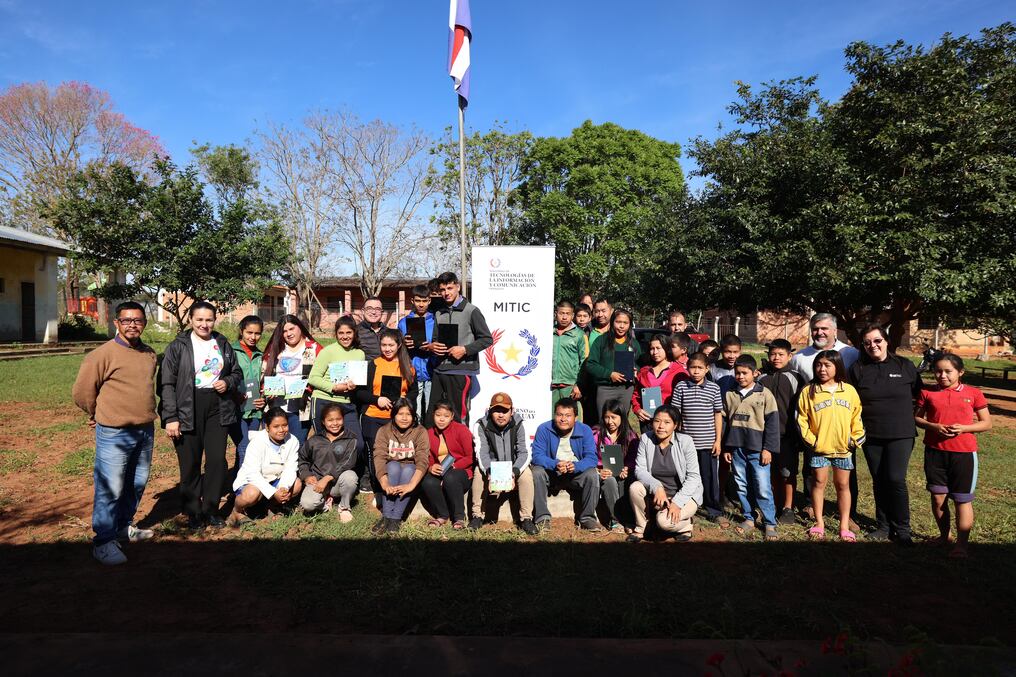 Participantes de la jornada de capacitación que se realizó este lunes en el Colegio Técnico Agropecuario Ache Kreyby y en la Escuela 5788 Kreybu, de Villa Ygatimí, departamento de Canindeyú. Foto: Gentileza