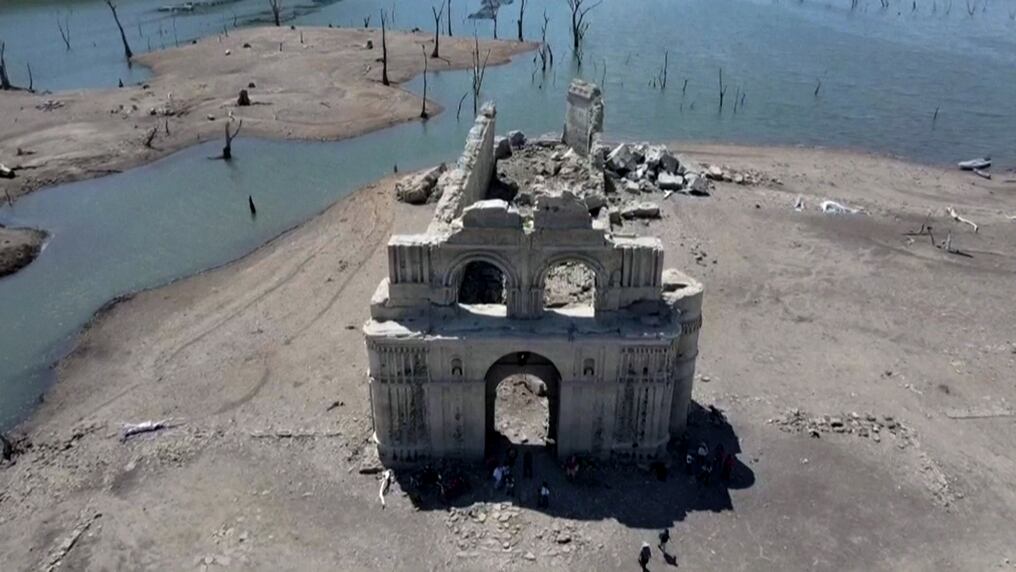 La ola de calor que golpea a México deja ocho muertos y trastoca la vida de millones de personas. Foto: AFP