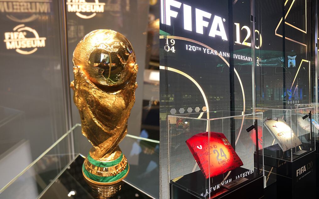 Los trofeos del Mundial de Clubes y el Mundial Femenino estarán presentes con reliquias y experiencias interactivas. Foto: @fifamuseum