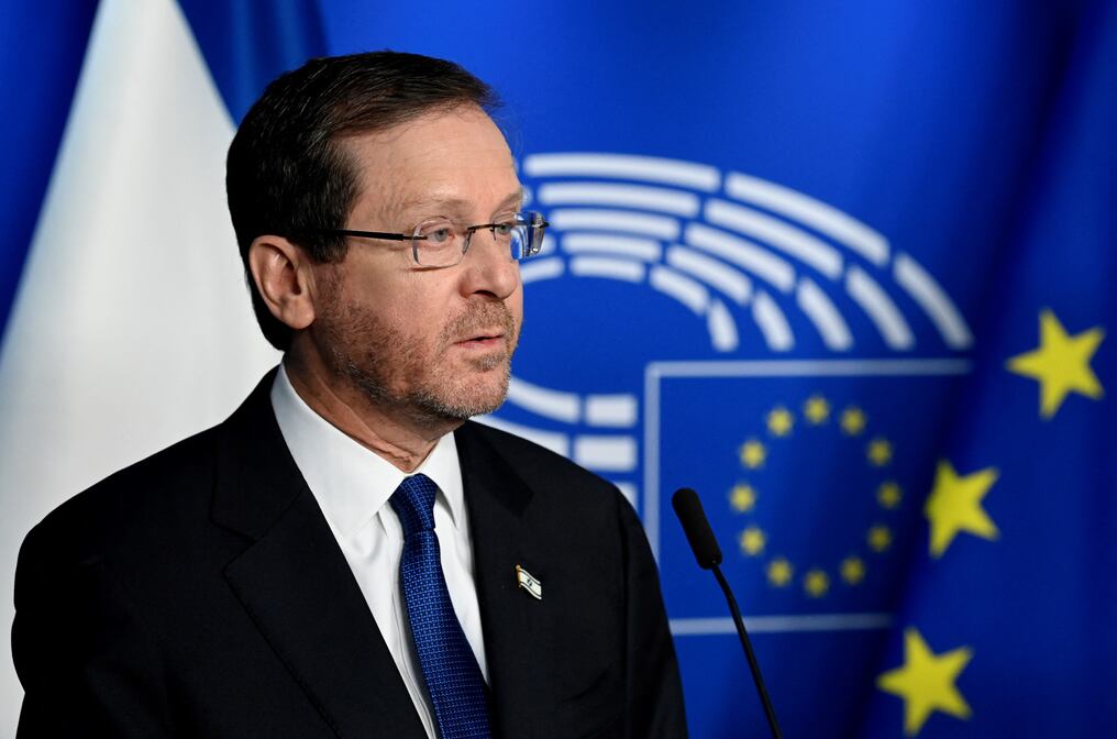 El presidente de Israel, Isaac Herzog, destacó la solidaridad del mandatario Santiago Peña, al adherirse a la conmemoración del atentado contra la AMIA. Foto: AFP