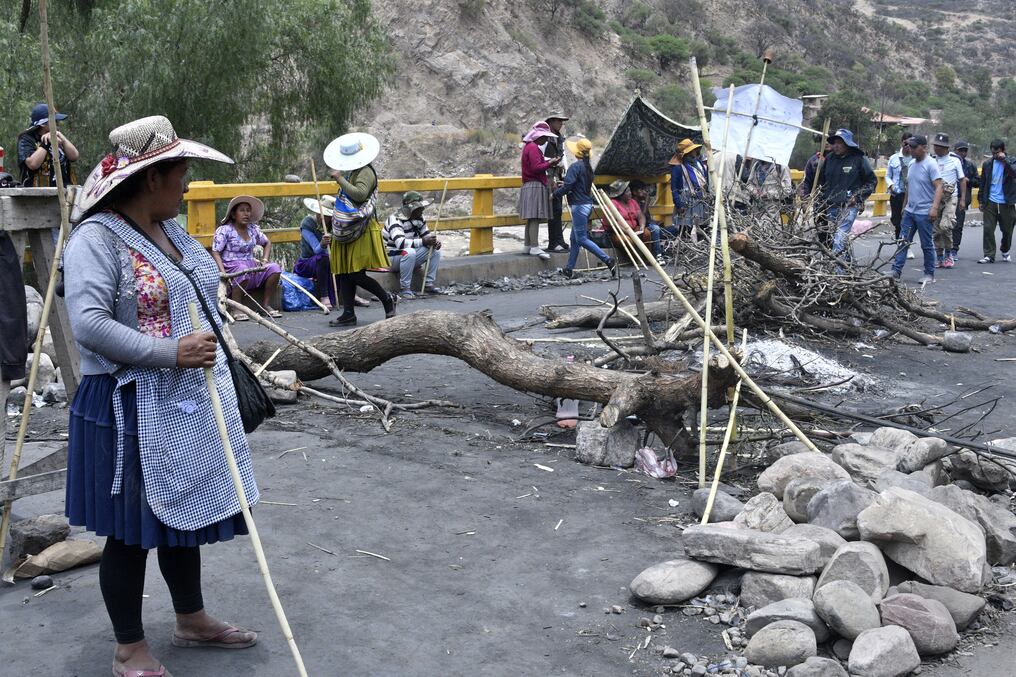 Desde las Fuerzas Armadas informaron que grupos armados irregulares tomaron la unidad, con el secuestro de personal militar, armamento y munición. Foto: AFP