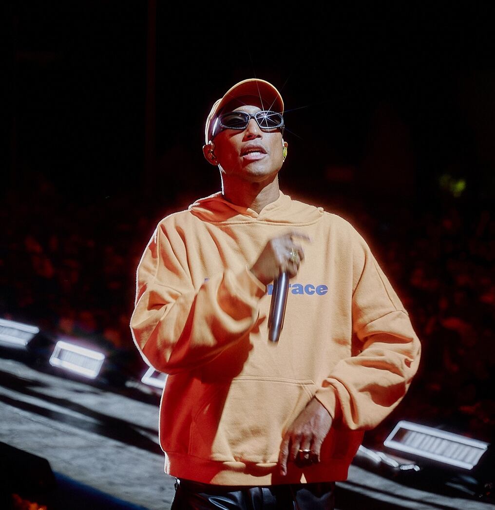 El cantante estadounidense, de 50 años, voz de “Get Lucky”, fue nombrado director creativo de la línea masculina de la marca Louis Vuitton. Foto: @Pharrell