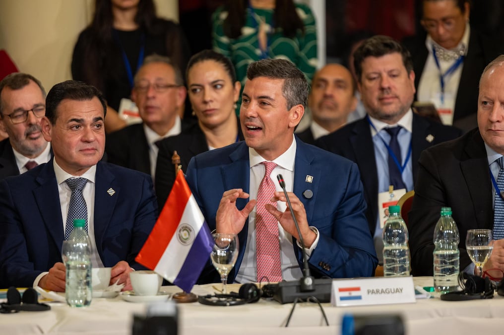 El presidente Santiago Peña se trasladó hasta el vecino país para la Cumbre del Mercosur. Foto: Archivo