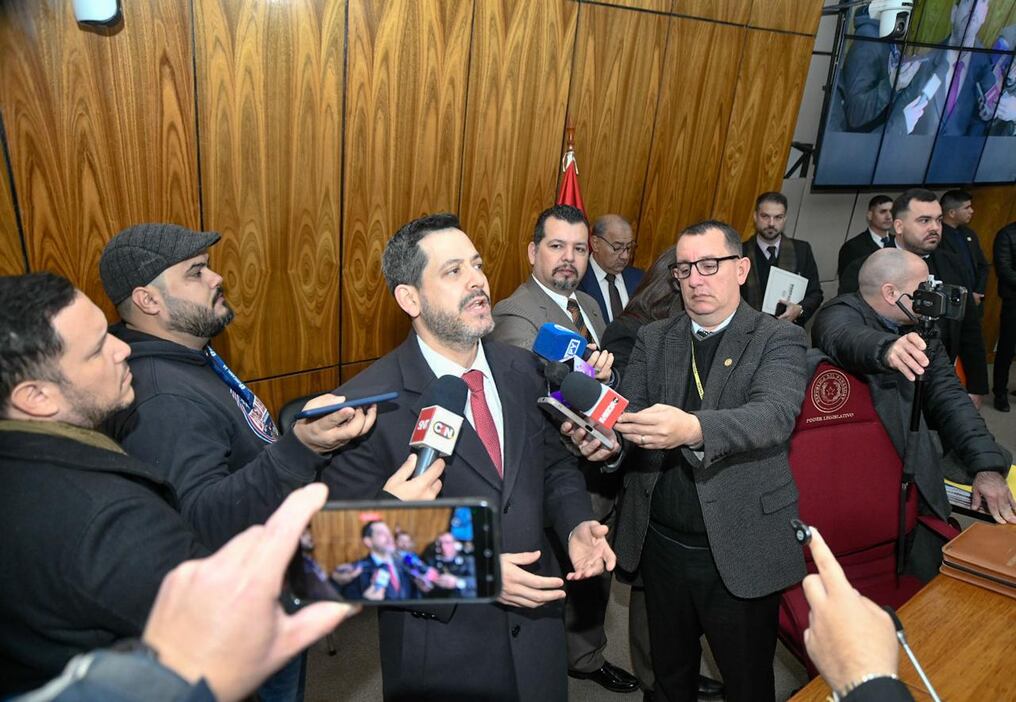 El titular de la Cámara Baja, Raúl Latorre, indicó que los sectores más vulnerables están siendo atendidos por el Gobierno. Foto: Gentileza