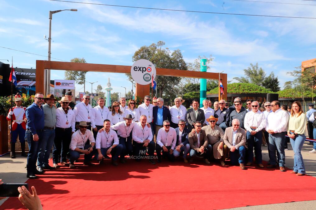 En el acto de apertura estuvieron presentes las principales autoridades nacionales del sector rural. Foto: Néstor Soto