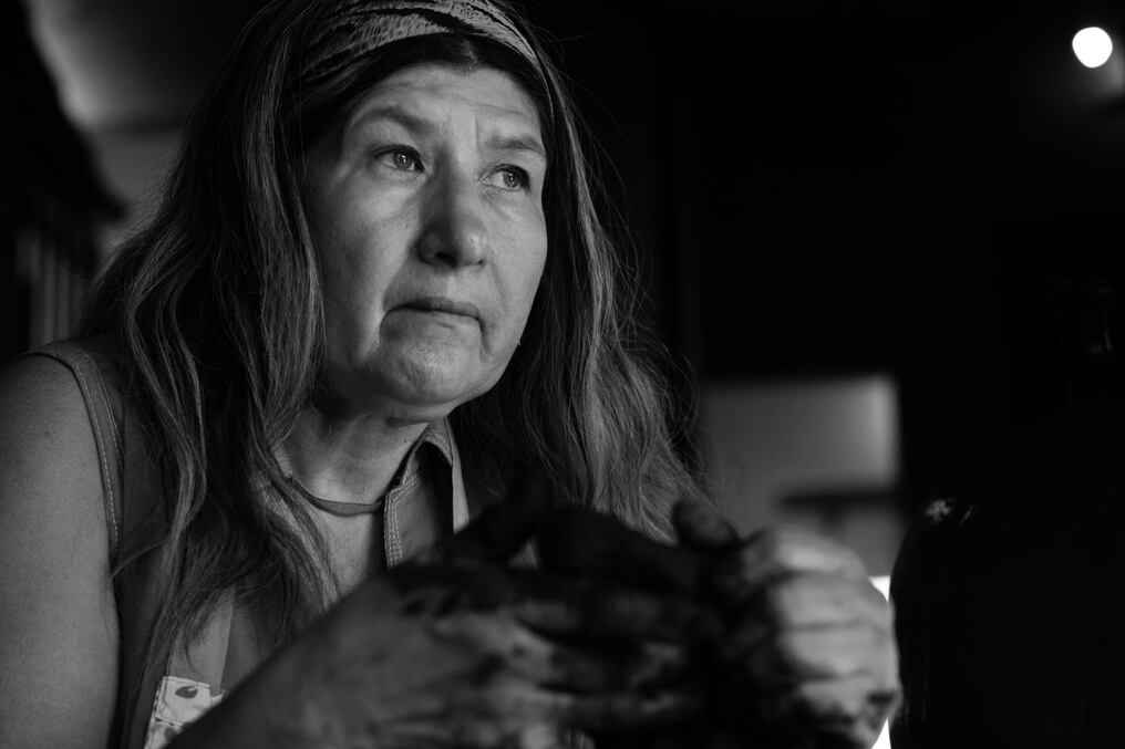 La destacada artista Julia Isidrez invita a ser parte de sus obras a través de un taller personalizado este sábado 7 de octubre, en Haras La Valtellina. Foto: Juanjo Ivaldi.