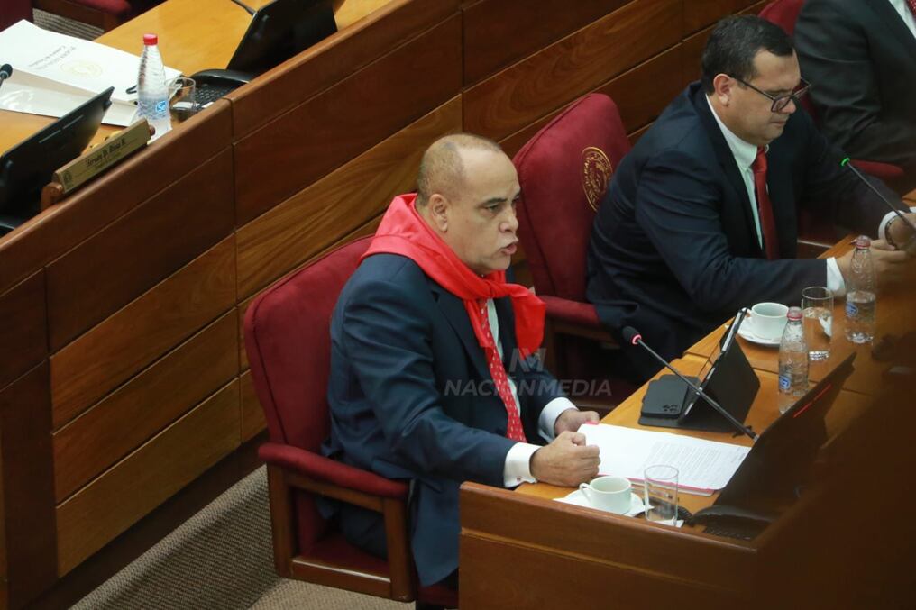El senador Basilio "Bachi" Núñez cuestionó a la oposición efrainista por no llamar "copamiento" cuando ellos tienen mayoría. Foto: Emilio Bazán