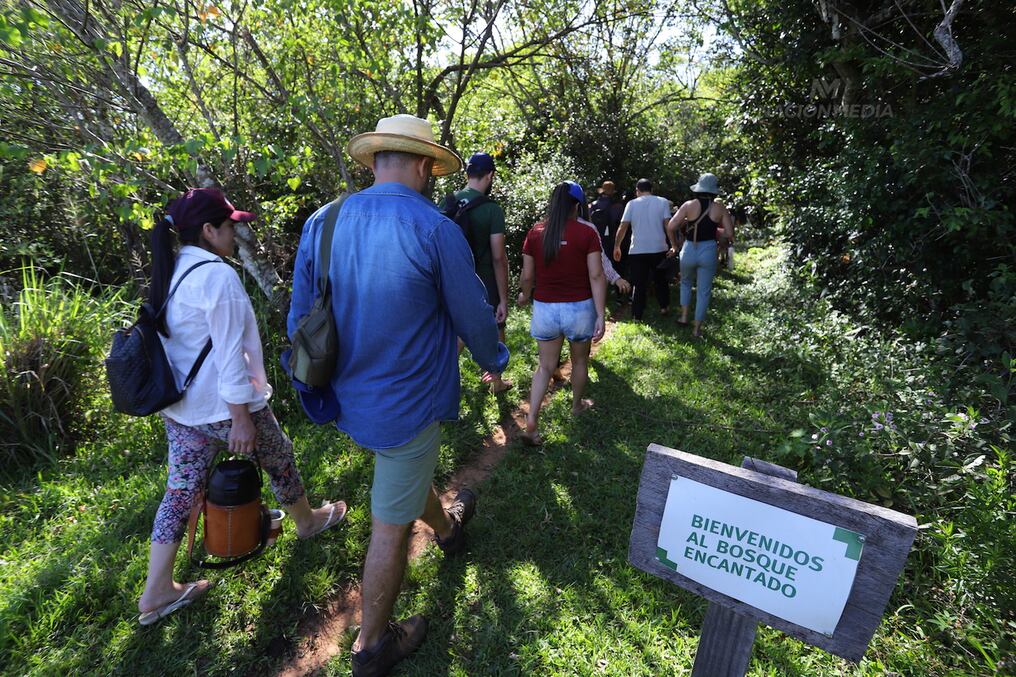 El senderismo es una actividad deportiva que consiste en recorrer distintas zonas rurales. Foto: Christian Meza