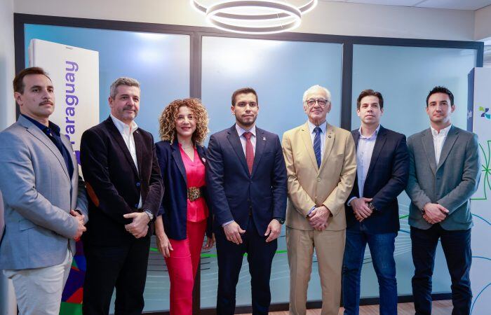 Autoridades paraguayas y de la Cámara de Comercio Paraguayo-Uruguaya celebraron el lanzamiento del evento en Asunción. Foto: Gentileza