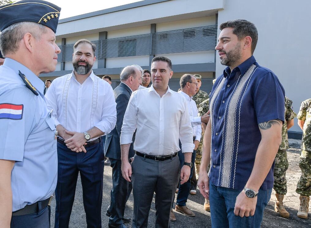 El vicepresidente Pedro Alliana felicitó a todo el equipo del Ejecutivo que trabajó para lograr una verdadera reforma del sistema penitenciario. Foto: Gentileza