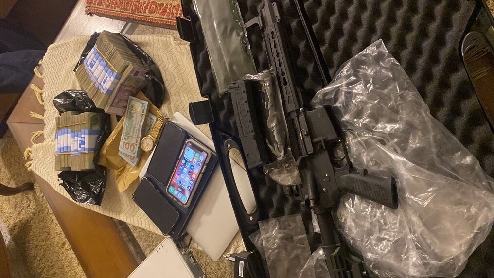 La red de tráfico internacional es señalada de entregar unas 43.000 armas a los jefes de las mayores facciones criminales brasileñas. Foto: @MinPublicoPy