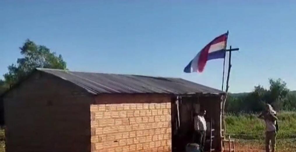 Se trata de la escuela básica N° 8066 de la comunidad indígena La Paloma, donde asisten solo 25 alumnos desde el preescolar hasta el sexto grado. Foto: Captura pantalla