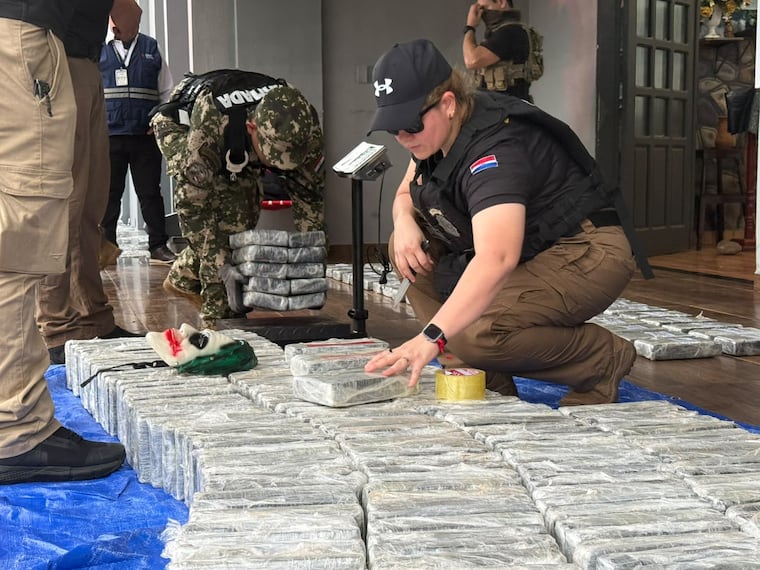 La droga estaba oculta en el camión.