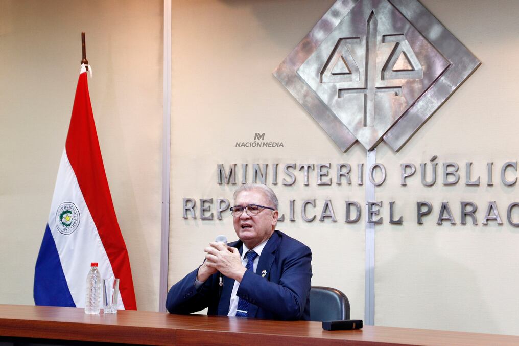 El fiscal general del Estado, Emiliano Rolón, dio una extensa explicación del proceso de investigación que llevó a la imputación del expresidente Mario Abdo Benítez y sus excolaboradores. Foto: Archivo