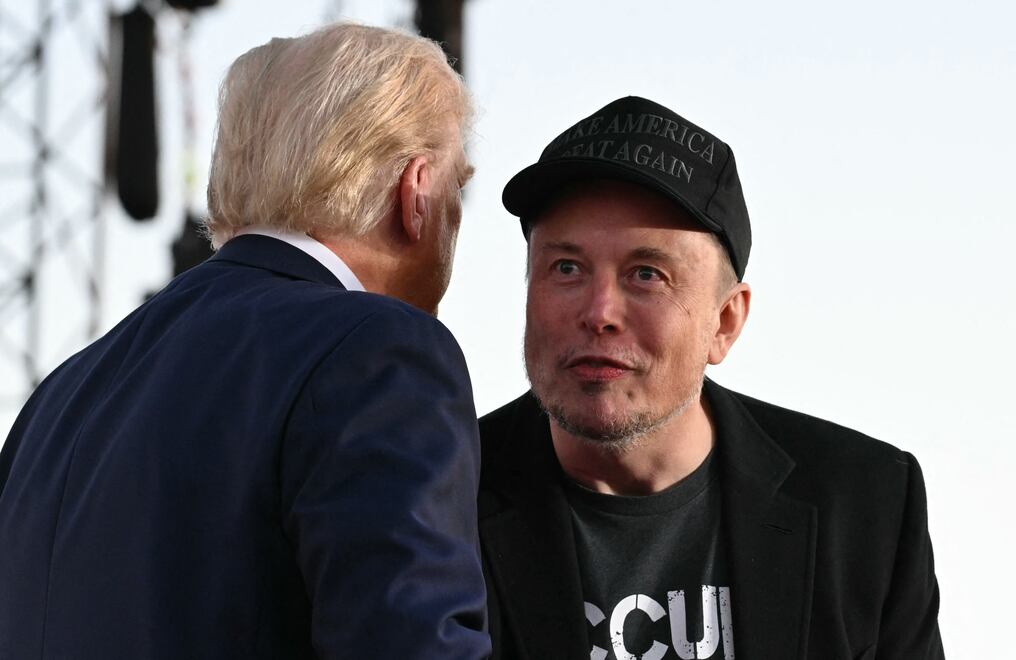 ¿Cuánto va a durar el binomio formado por el hombre más rico del mundo y el presidente electo de Estados Unidos? Imposible saberlo, pero por ahora Elon Musk y Donald Trump parecen uña y carne. Foto: AFP