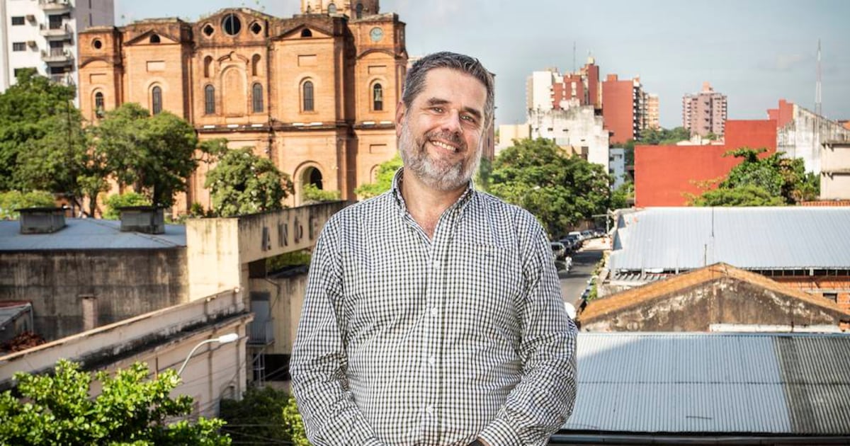 La Nación / Otra atrapante historia urbana nace de la mano de Toni Roberto