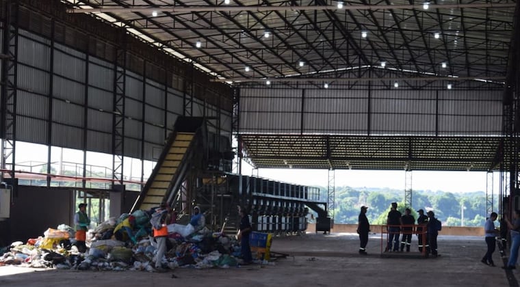 Paraguay está a punto de tener su primera planta de segregación de residuos en Cateura Paraguay está a punto de tener su primera planta de segregación de residuos en Cateura