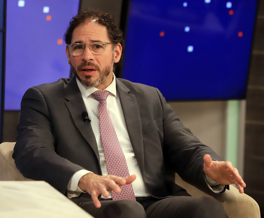 El viceministro de Minas y Energía, Mauricio Bejarano, en el programa “Fuego cruzado”, emitido por el canal GEN/Nación Media.FOTO: