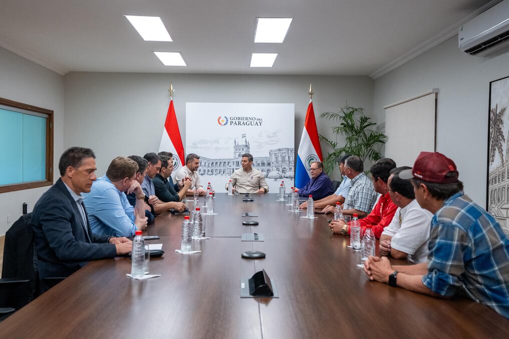 El presidente de Petropar informó sobre el inicio del acuerdo con los cañicultores. Foto: Gentileza