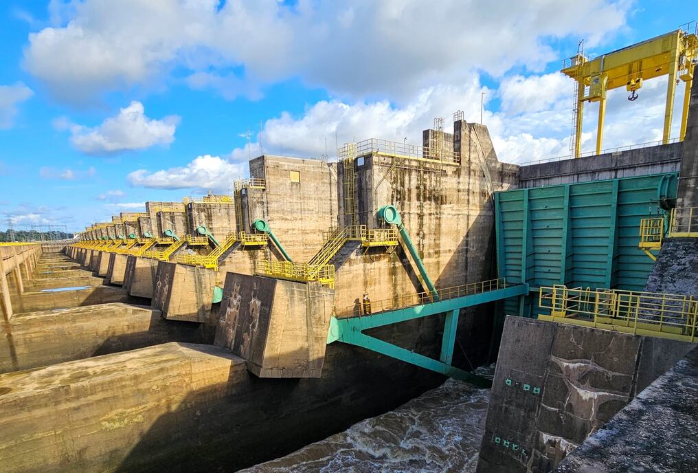 La sequía golpea a la represa Santo Antônio, la cuarta mayor generadora de energía de Brasil y una de las 20 mayores del mundo. Foto: @santoantonioenergia