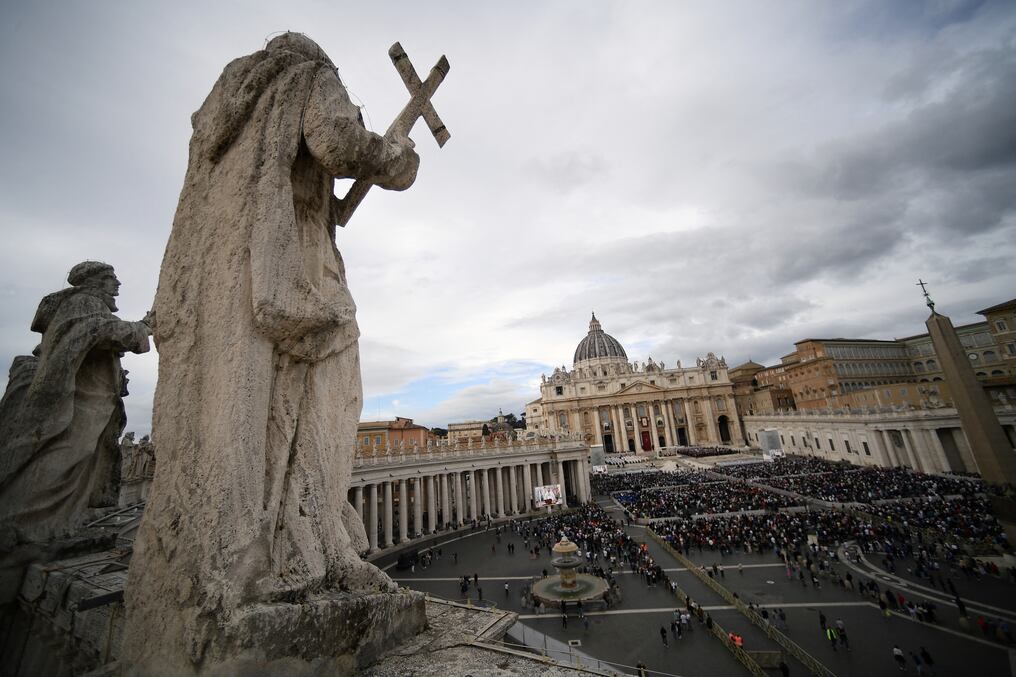 En el primer reporte presentado este martes piden agilizar la destitución de sacerdotes acusados de abusos sexuales. Foto: AFP