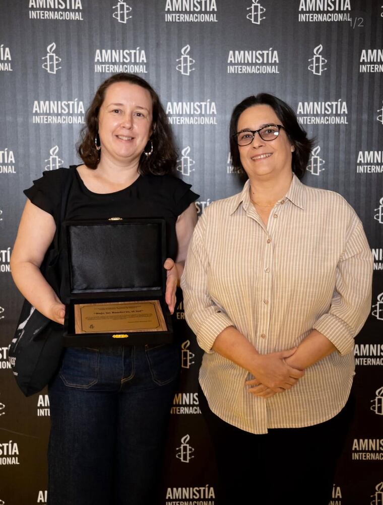 Ivana Urizar y Gabriela Sabaté, productoras de “Bajo las banderas, el sol”. Foto: Gentileza / Amnistía Internacional