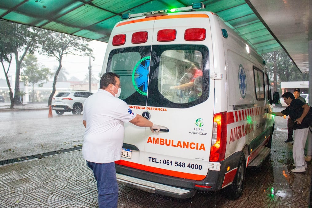 El niño Brian fue trasladado del Hospital Regional al Hospital Tesãi, tras sufrir un grave accidente en ruta. Foto: Gentileza